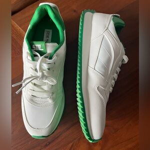 Steve Madden White and Green tennis shoes Kinkade sneakers fashion US Size 8 NEW